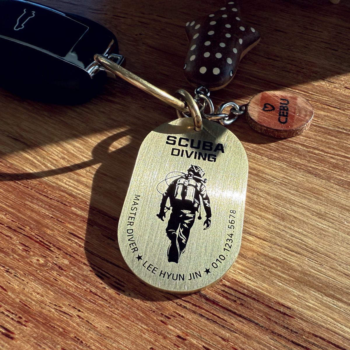 다이버와 함께하는 스쿠버 다이빙 황동 키링 열쇠고리